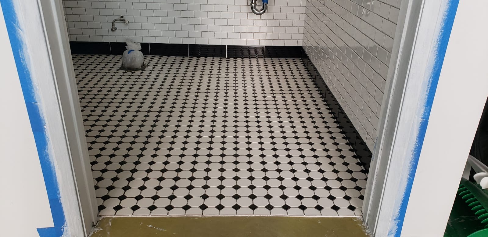 Octagon mosaic tile shower floor