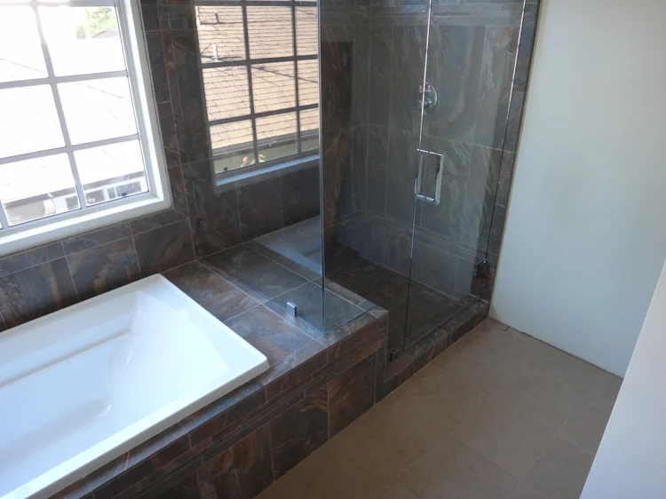 Tub & glass shower combo