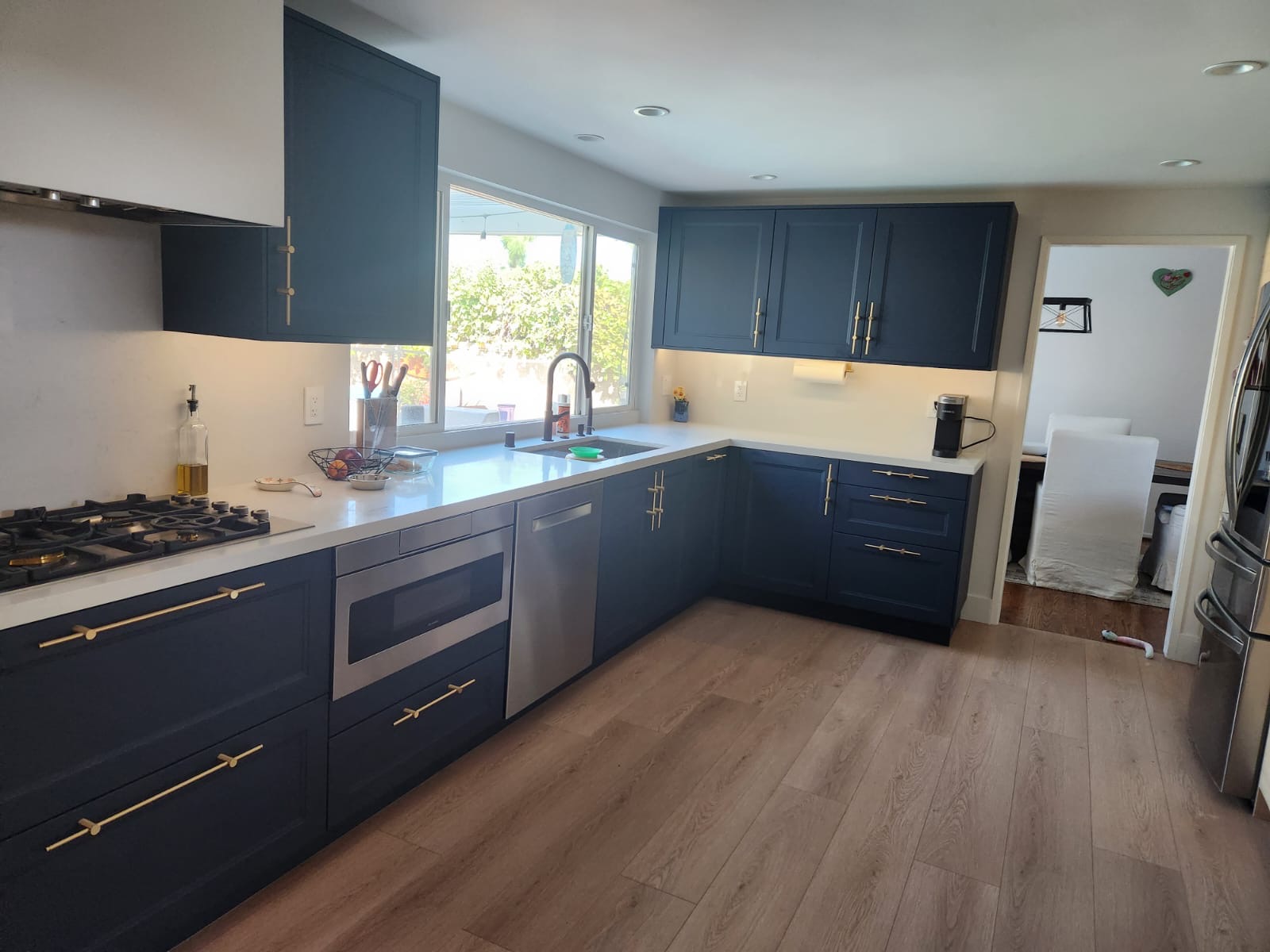 Navy U-shaped kitchen