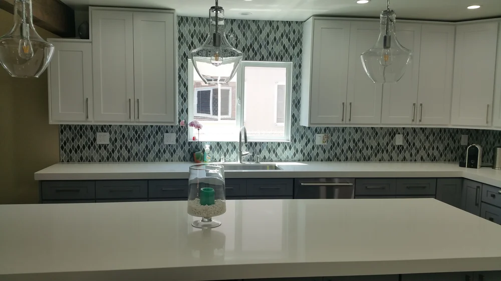 Two-tone shaker kitchen